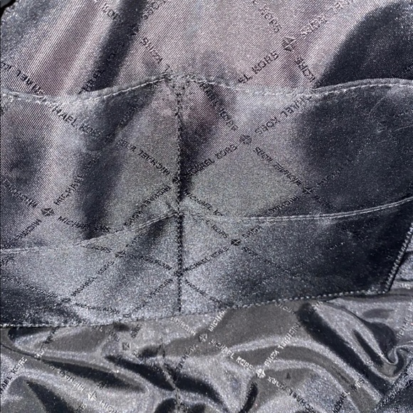 Michael Kors purse - Picture 7 of 8